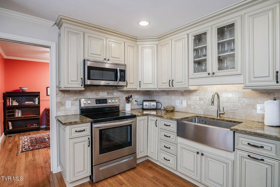 Photo #18: 828 Ridgefields Road