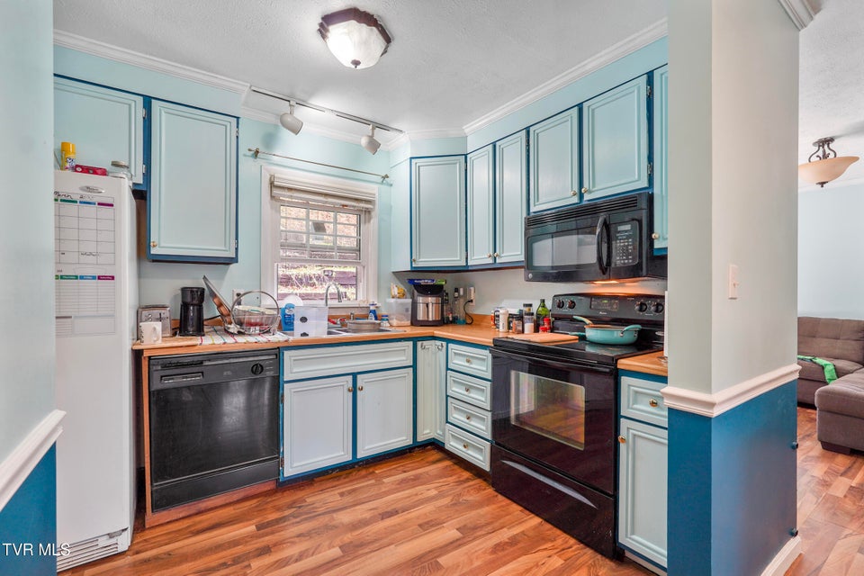 Photo #17: 420 Poplar Street