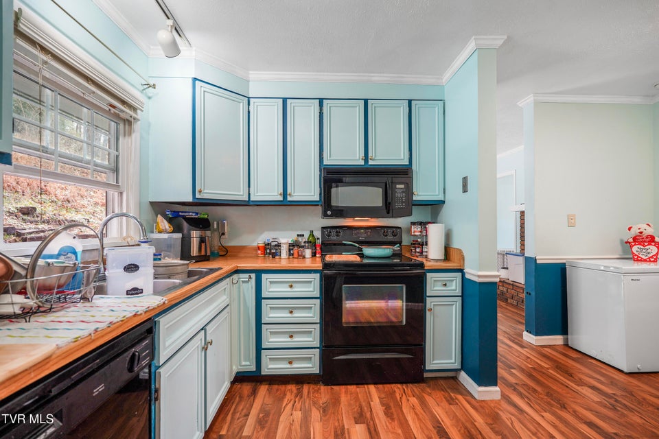Photo #18: 420 Poplar Street