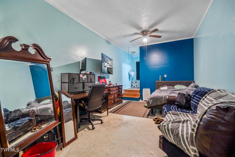Photo #35: 420 Poplar Street