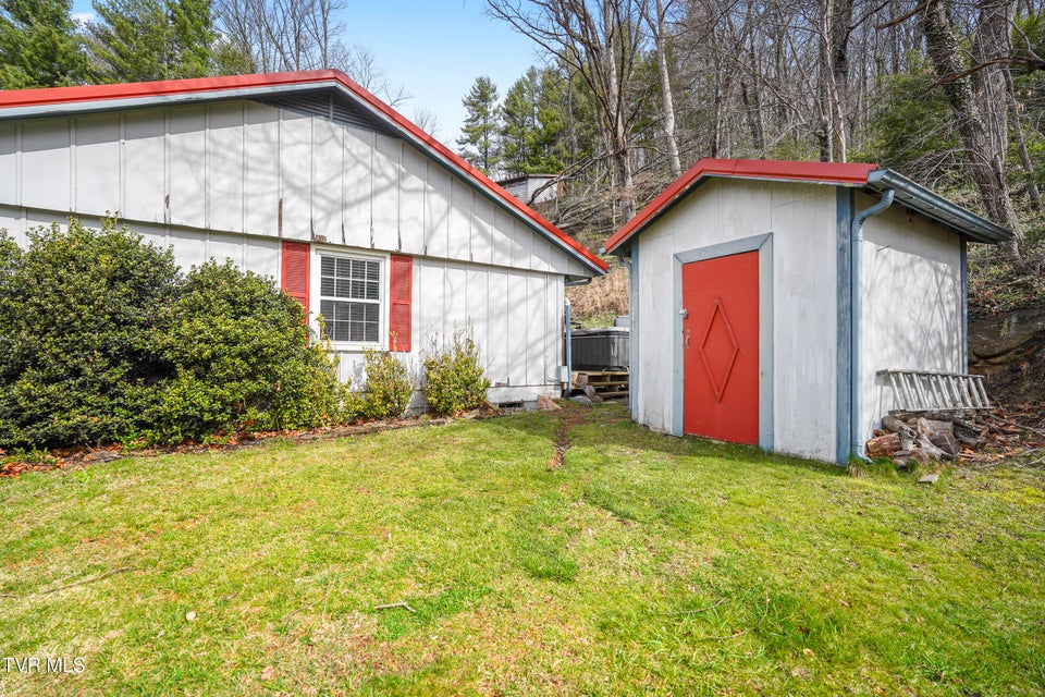 Photo #6: 420 Poplar Street