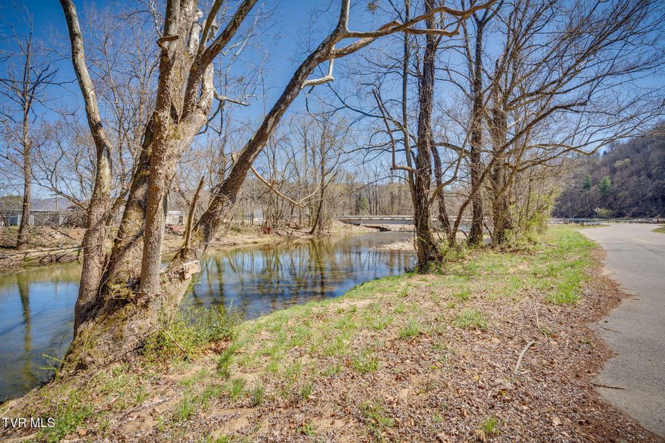 Photo #12: 501 Polly Erwin Road