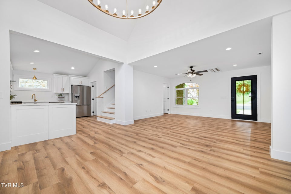 Photo #4: 112 Chestnut Street
