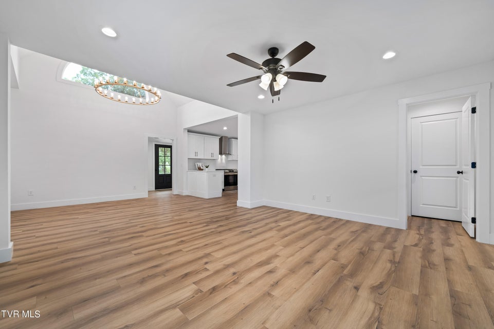 Photo #14: 112 Chestnut Street