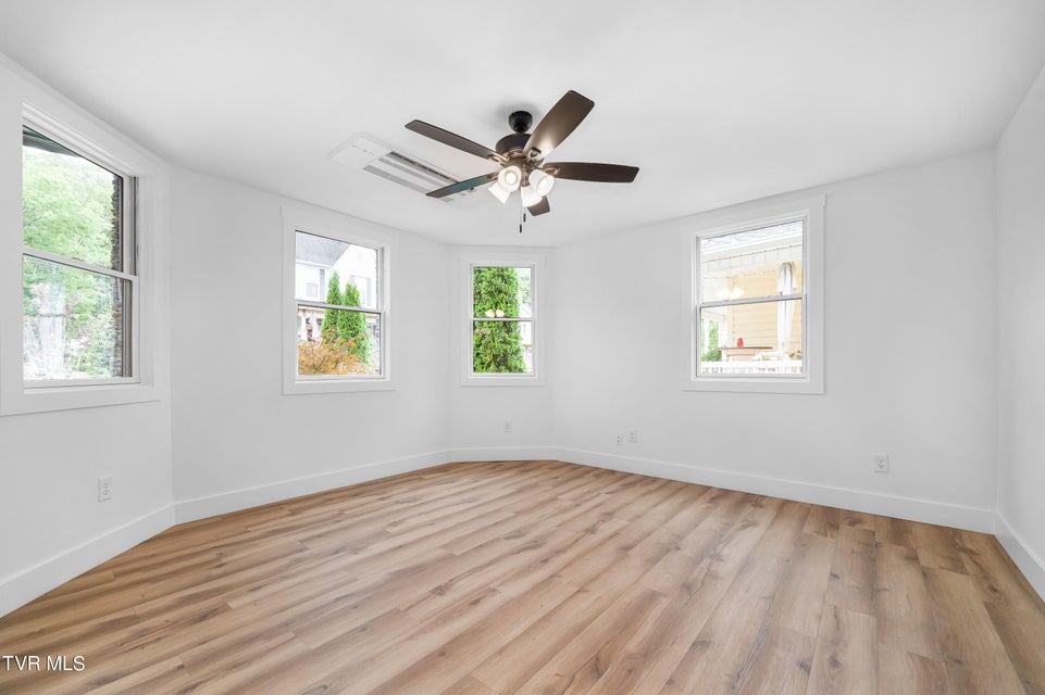 Photo #29: 112 Chestnut Street