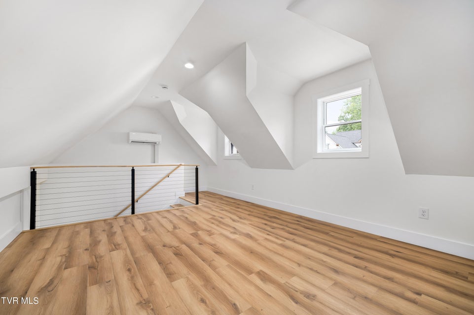 Photo #37: 112 Chestnut Street