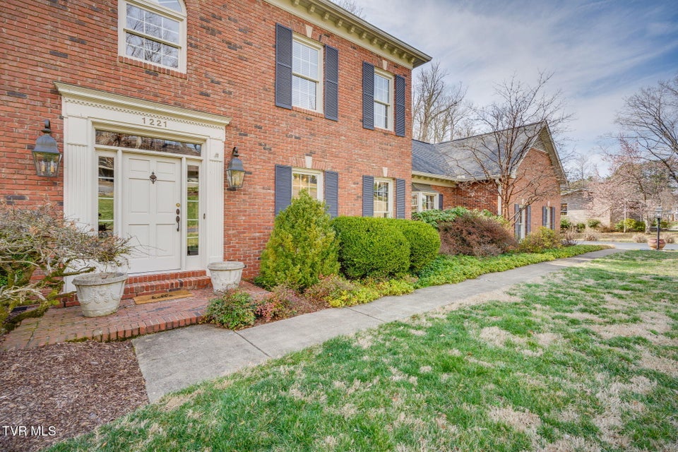Photo #3: 1221 Radcliffe Avenue