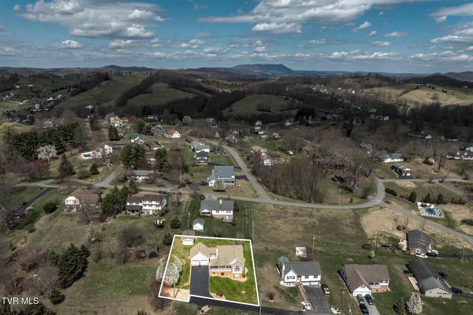 Photo #8: 128 Echo Lane Lane
