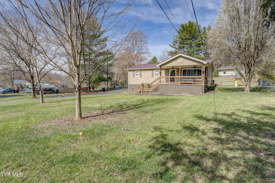 Photo #4: 232 Meadow Drive