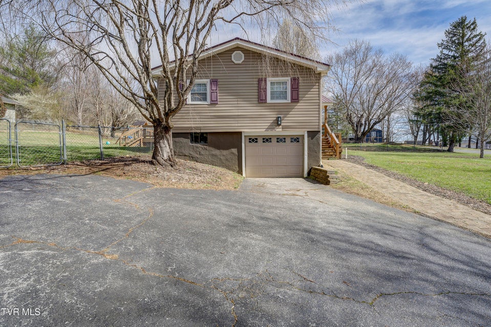 Photo #7: 232 Meadow Drive