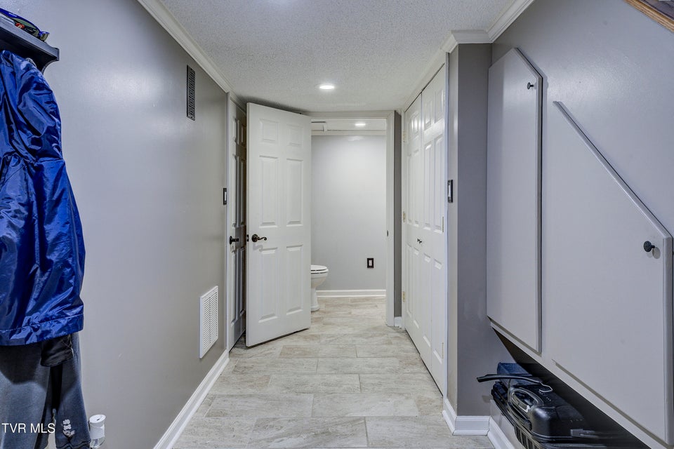 Photo #33: 232 Meadow Drive