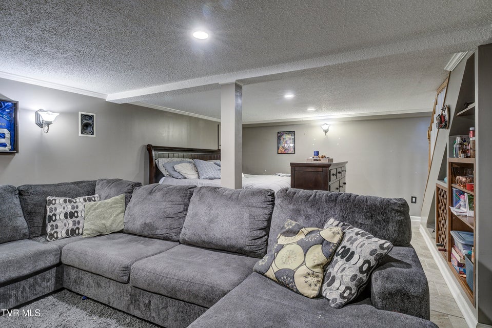 Photo #32: 232 Meadow Drive