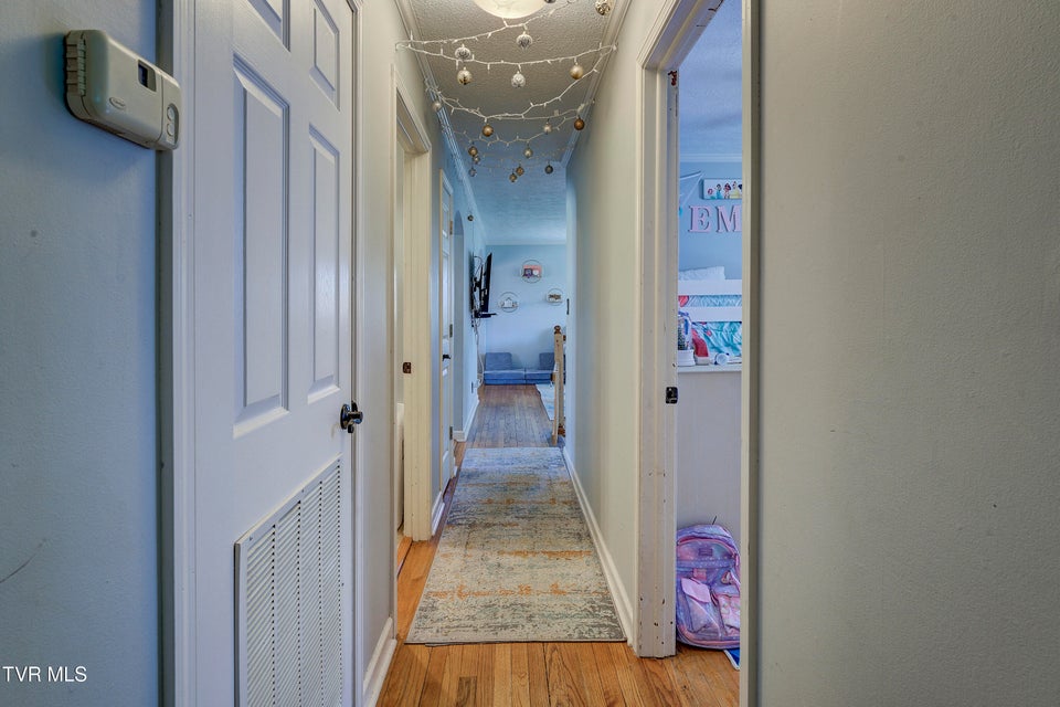 Photo #27: 232 Meadow Drive