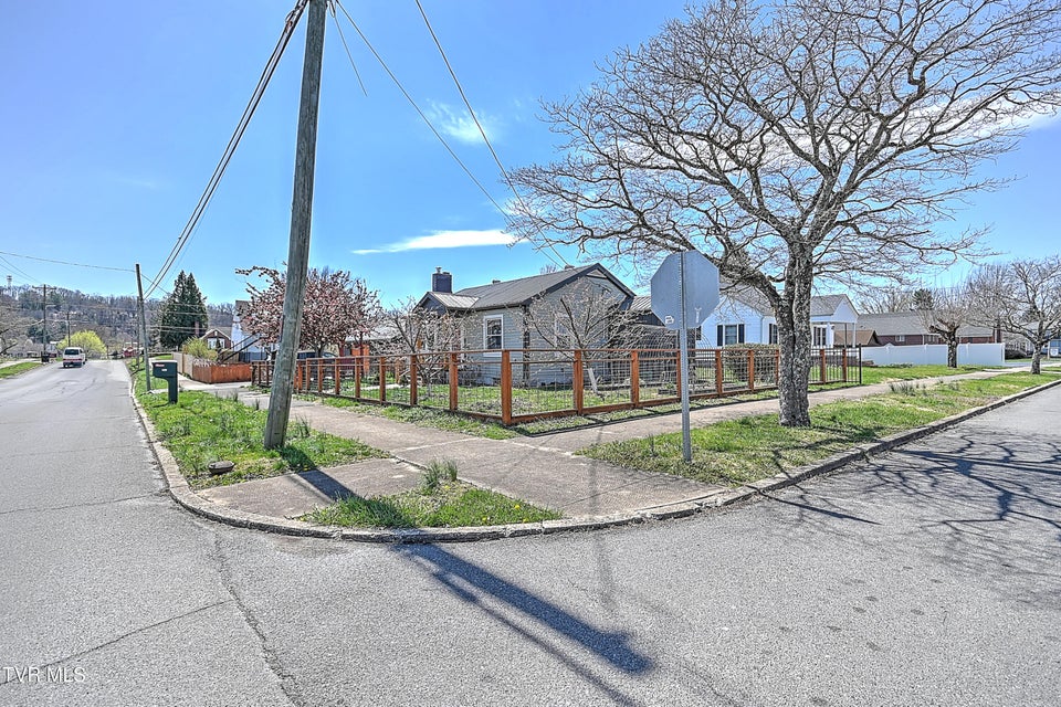 Photo #51: 409 Mcarthur Ave Avenue