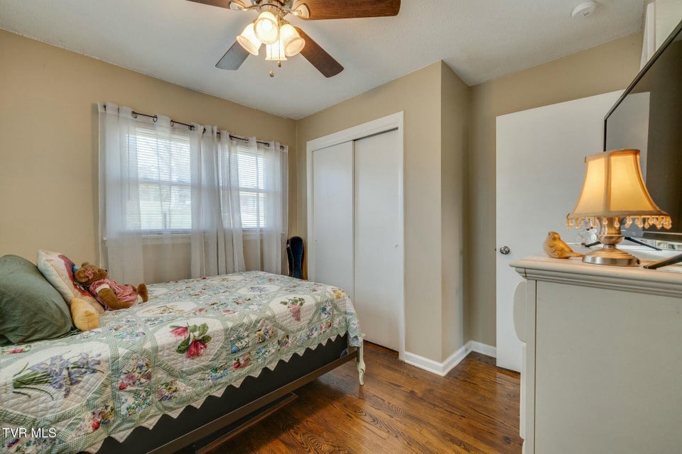Photo #14: 424 Mimosa Street