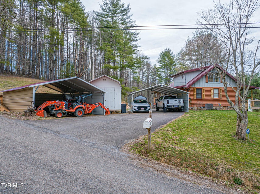 Photo #37: 250 Beaver Walk Road