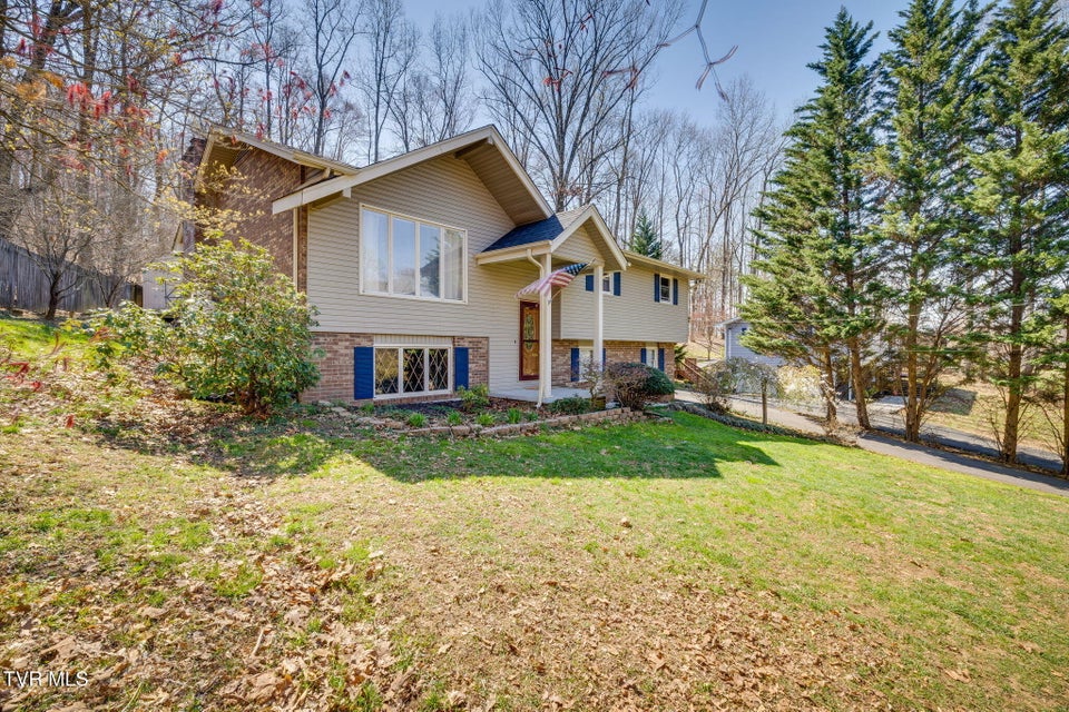 Photo #2: 736 Fleetwood Avenue