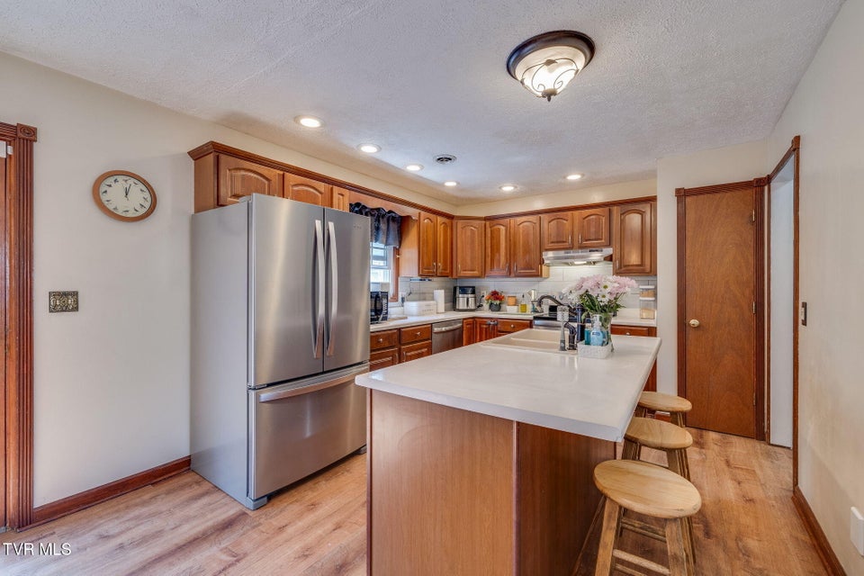 Photo #11: 736 Fleetwood Avenue