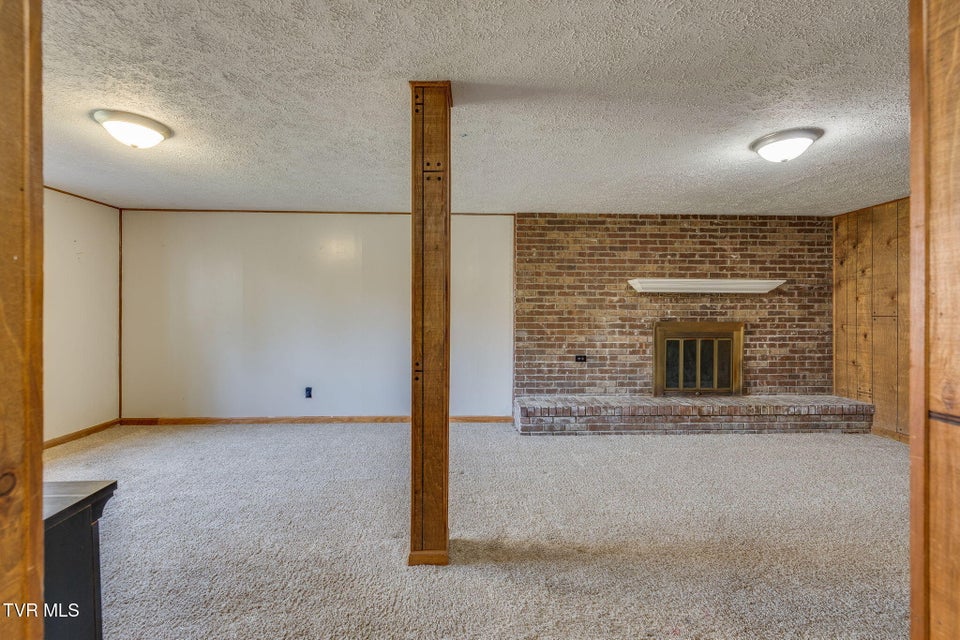 Photo #22: 736 Fleetwood Avenue