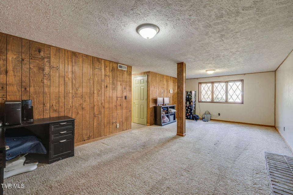 Photo #24: 736 Fleetwood Avenue