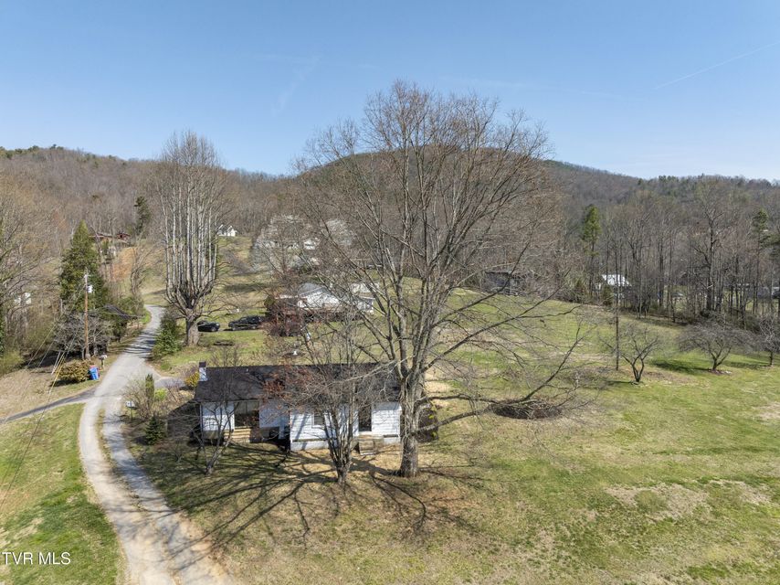 Photo #37: 143 Zeb Grindstaff Road