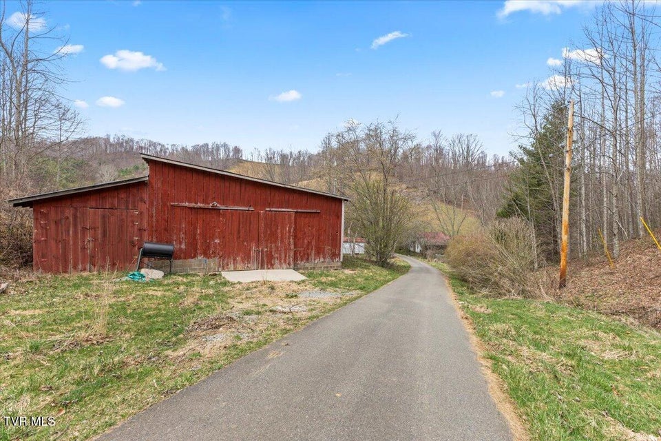 Photo #33: 125 Miller Road
