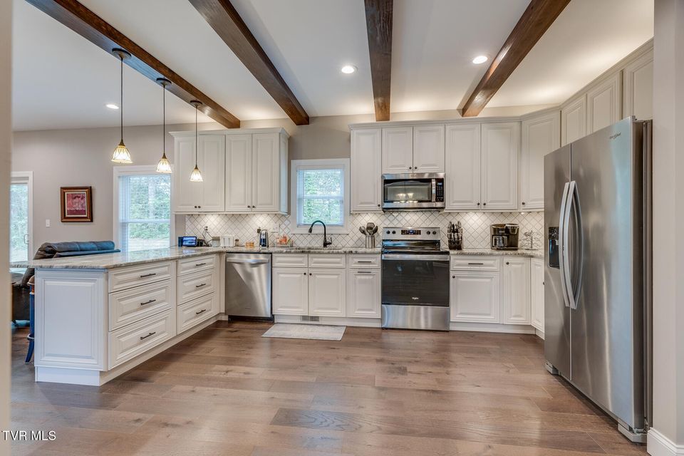 Photo #7: 412 Foxcroft Drive