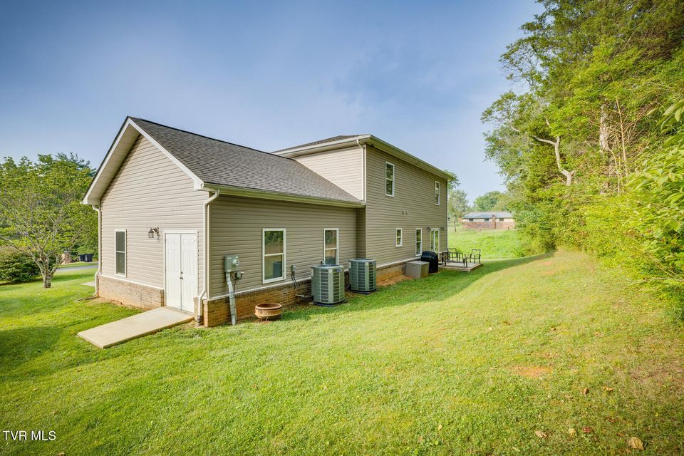 Photo #30: 412 Foxcroft Drive