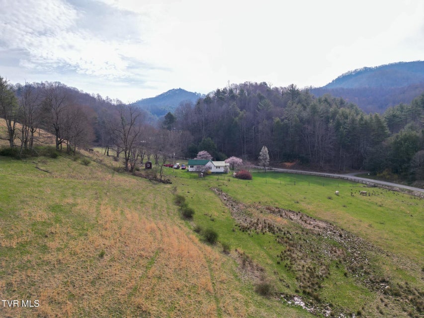 Photo #36: 1563 Stage Road