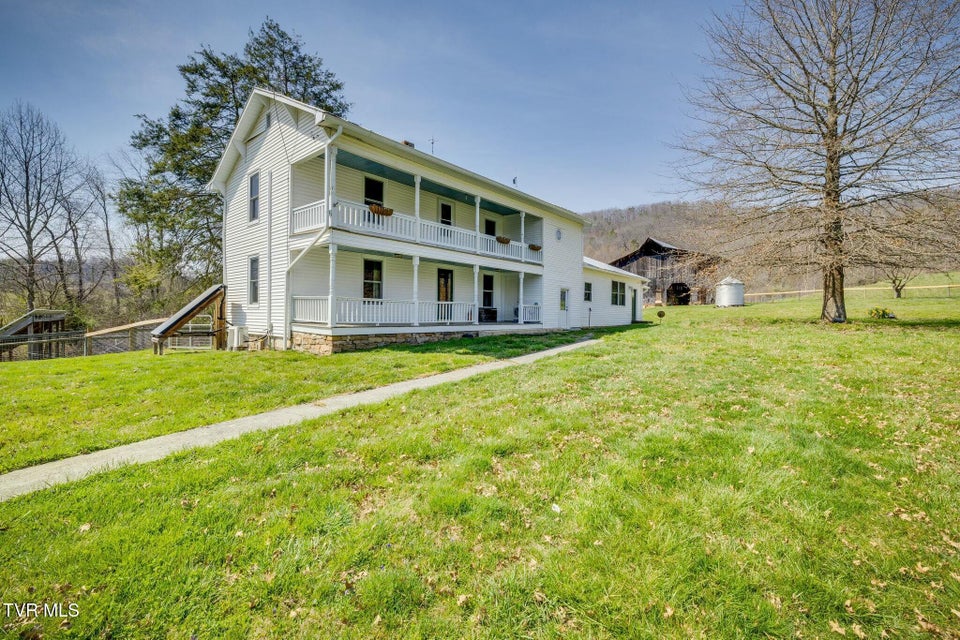 Photo #3: 15687 Barnrock Road