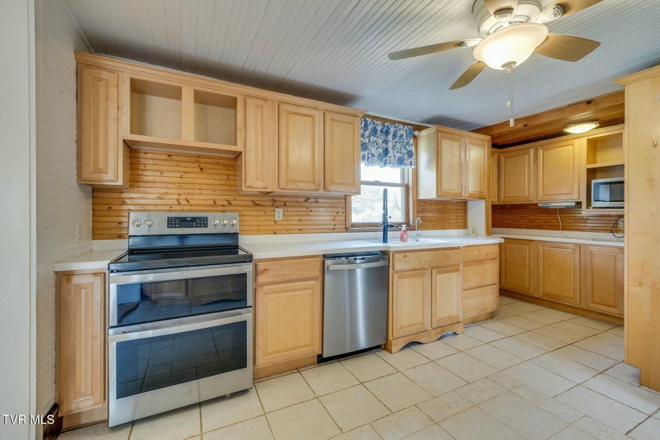 Photo #13: 15687 Barnrock Road