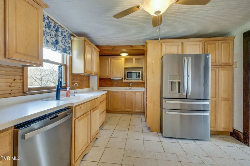 Photo #14: 15687 Barnrock Road