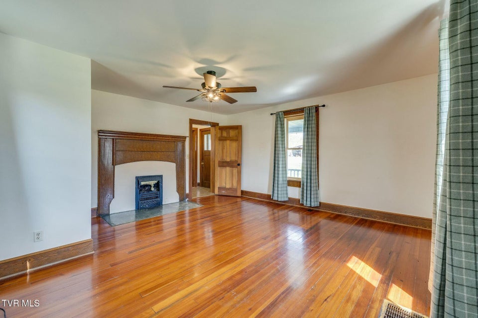 Photo #26: 15687 Barnrock Road