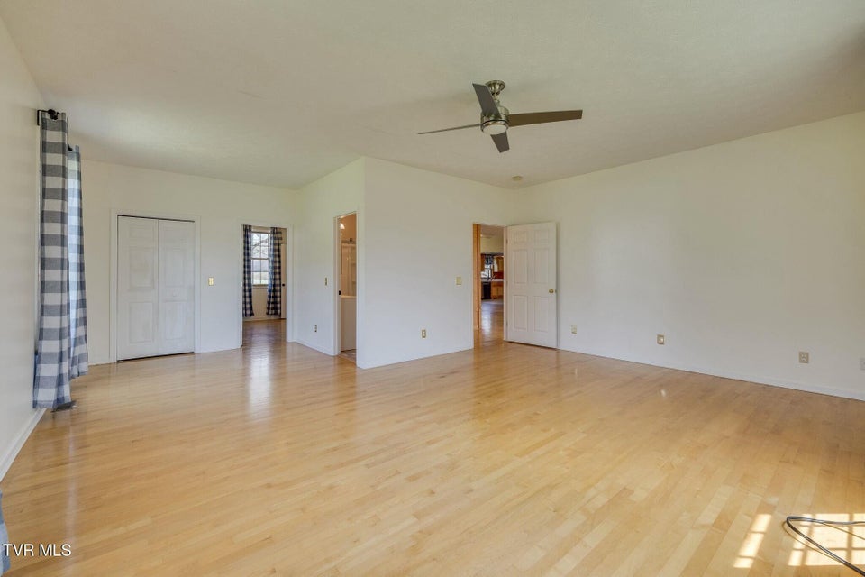 Photo #29: 15687 Barnrock Road