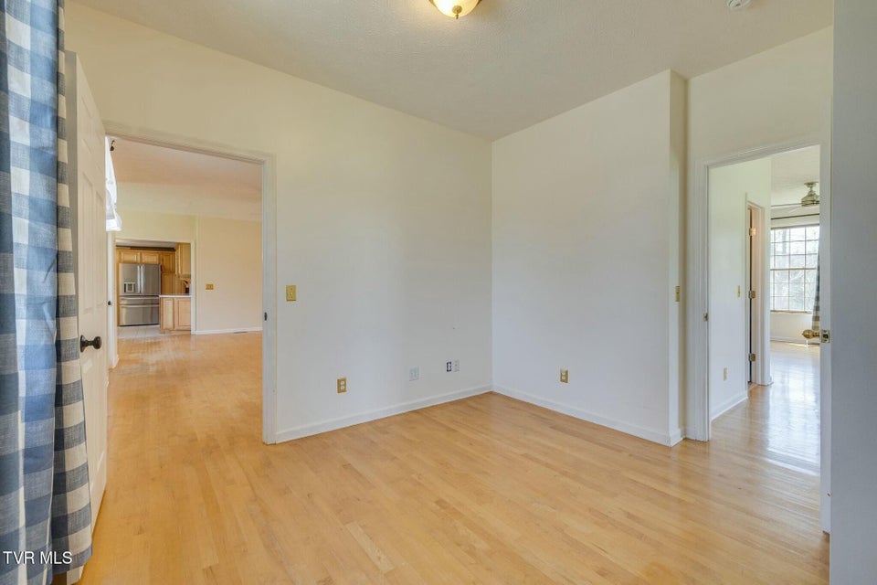 Photo #34: 15687 Barnrock Road