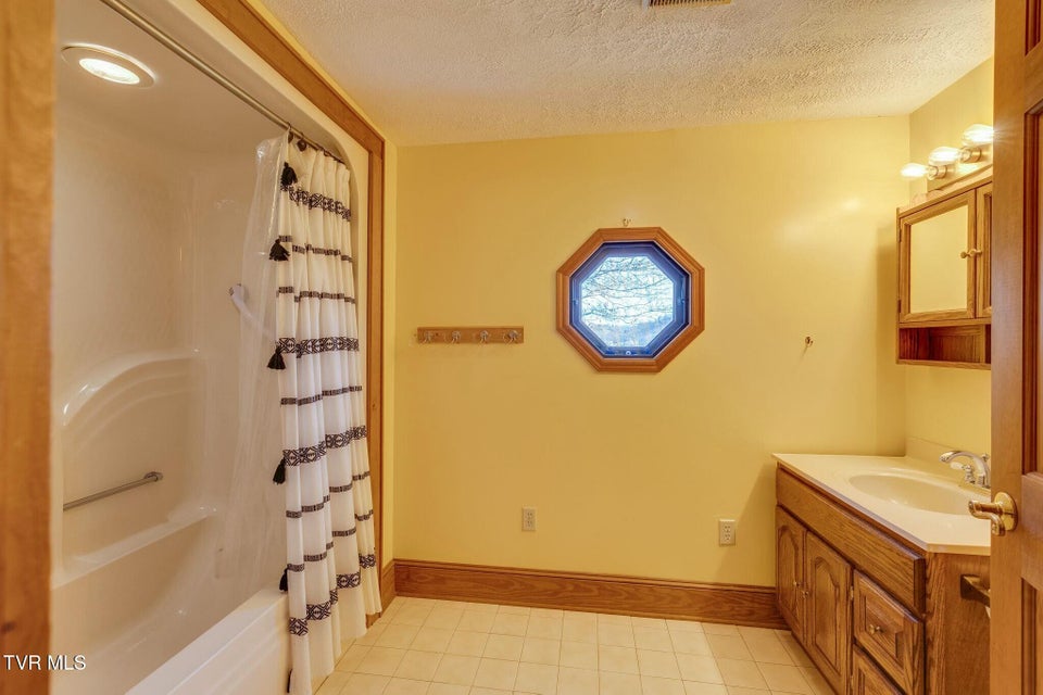 Photo #38: 15687 Barnrock Road