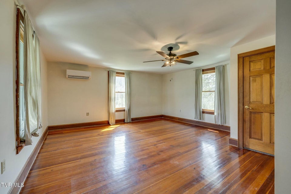 Photo #41: 15687 Barnrock Road