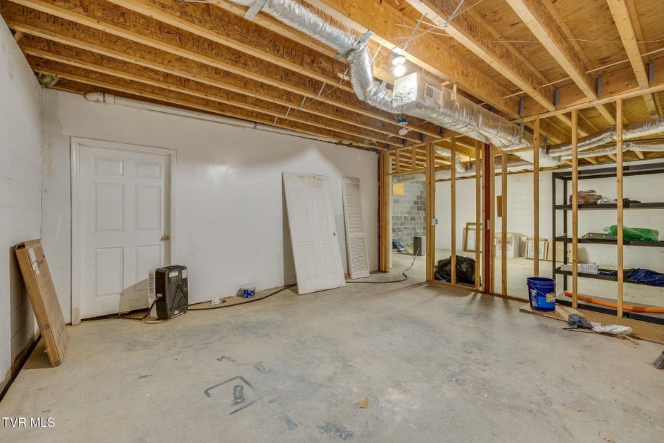 Photo #47: 15687 Barnrock Road