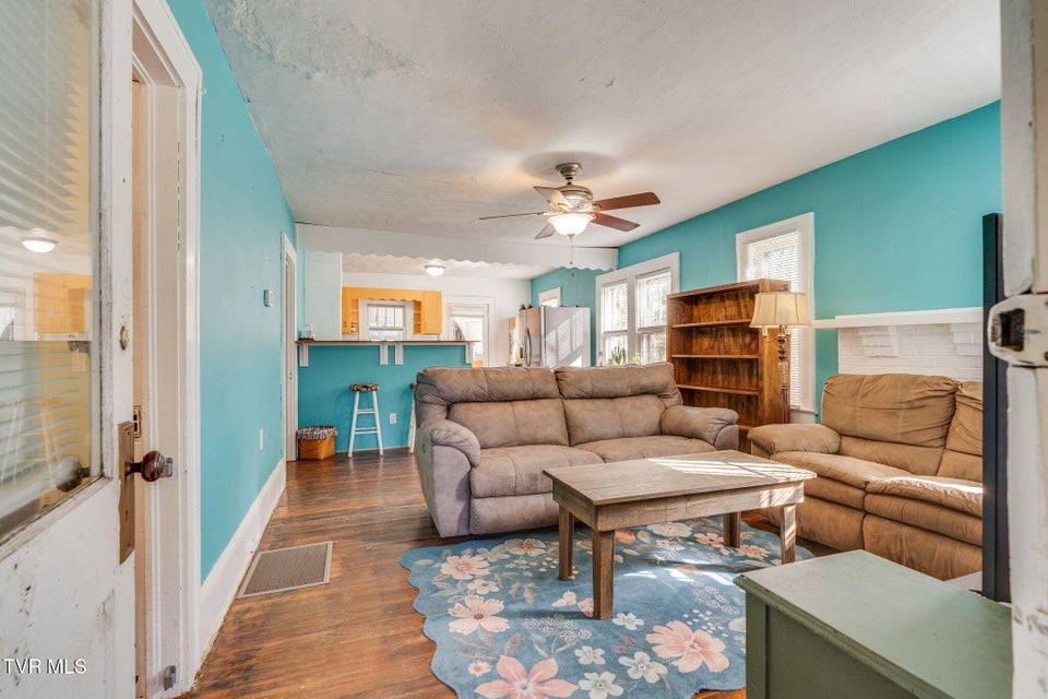 Photo #4: 806 Beech Street