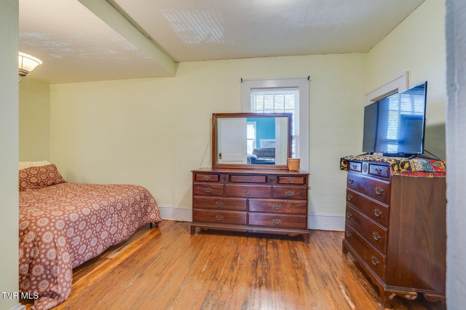 Photo #11: 806 Beech Street
