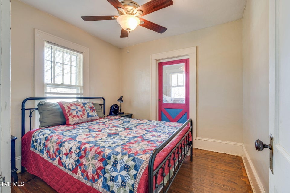 Photo #15: 806 Beech Street