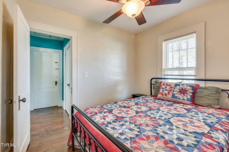 Photo #16: 806 Beech Street