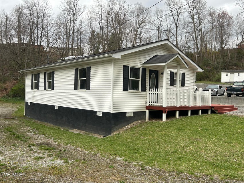 Photo #2: 113 Addington Avenue