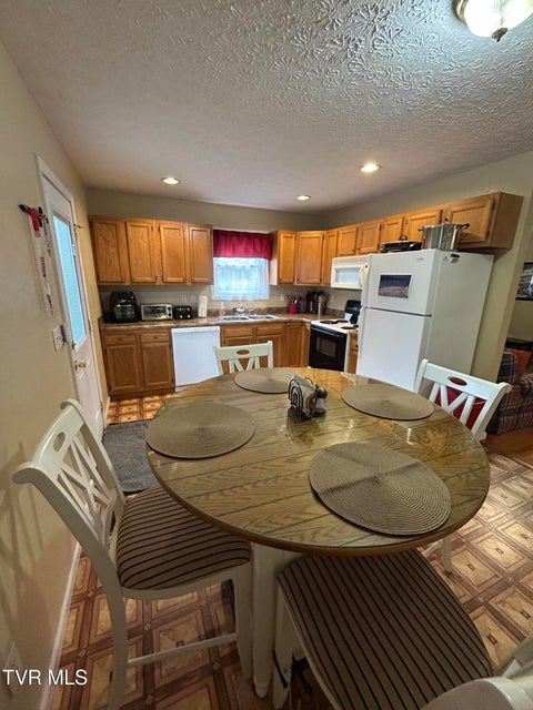 Photo #13: 113 Addington Avenue