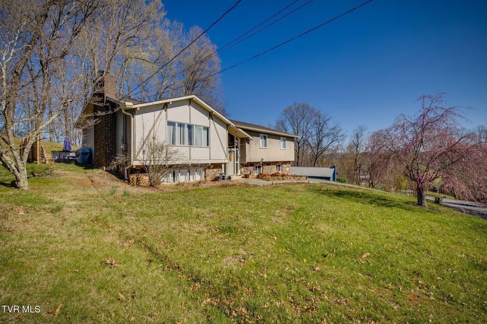 Photo #2: 128 Manchester Place