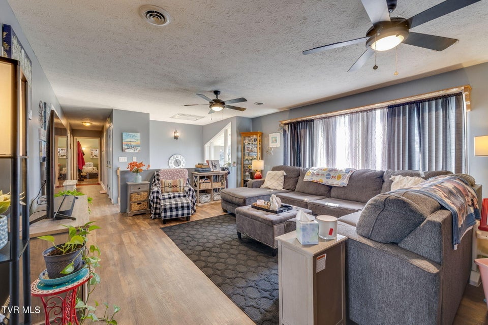 Photo #8: 128 Manchester Place
