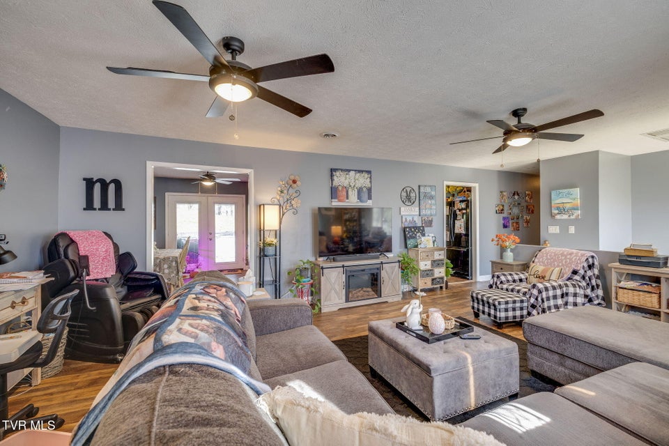 Photo #9: 128 Manchester Place