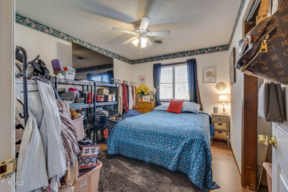 Photo #21: 128 Manchester Place