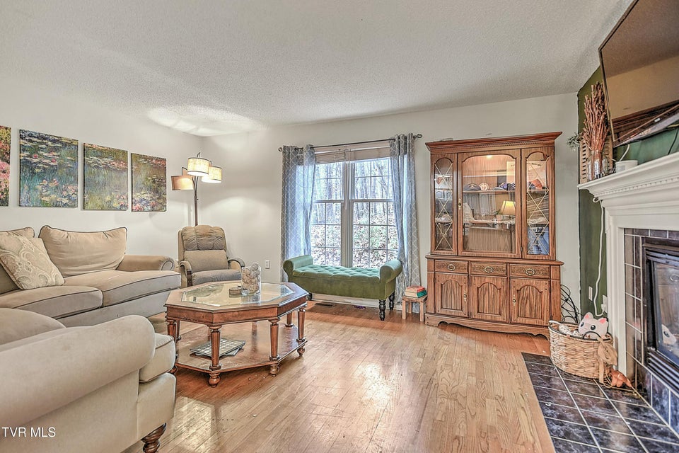 Photo #10: 708 Woodgreen Lane