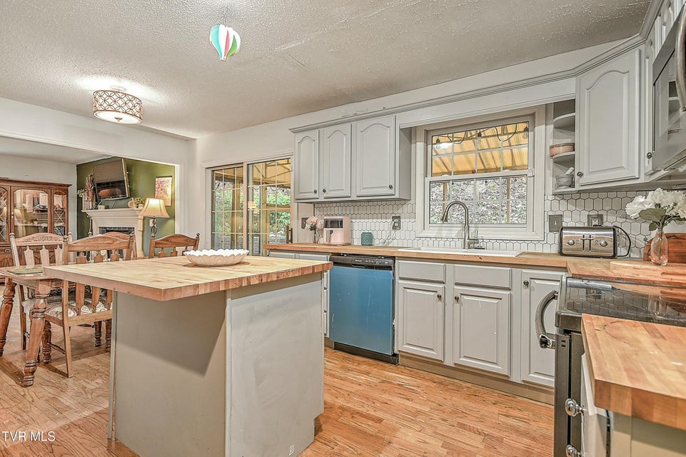 Photo #18: 708 Woodgreen Lane